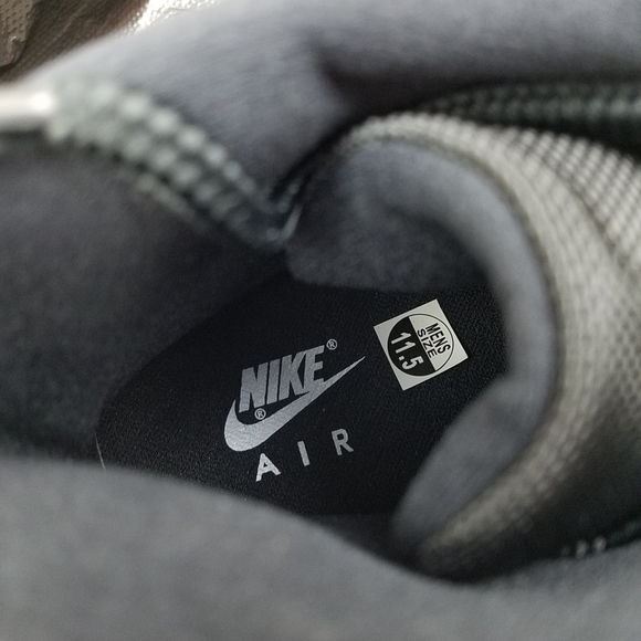 Air Jordan 11 “Bred 2019” size 11.5 - Picture 5 of 8